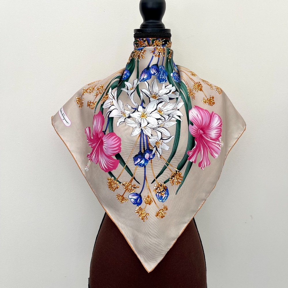 NWT Salvatore Ferragamo Floral Garden Beige Silk Scarf - Picture 3 of 14